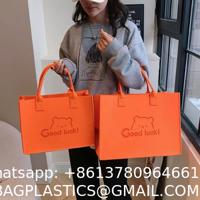 Commuting Simple Style Felt Shopping Handbag with Custom logo and Color Custom Felt Shoulder Bag Simple Large Capacity Felt Tote Bag Wholesale Felt Cloth Bag Custom With Logo