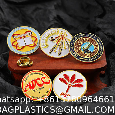 Custom Copper/Brass/Zinc Alloy Metal Holder Key Chain Metal Custom Creative Craft School Gift For Students Challenge Badge Metal Gold Crafts Soft Enamel Pins Honor School Brooch Pins
